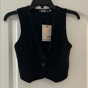 Missguided Black Sleeveless Button Front Cropped Vest